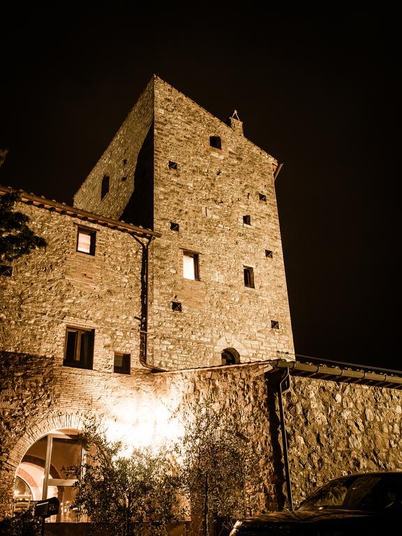 Gasthaus Torre Valbiancara Montebagnolo Exterior foto