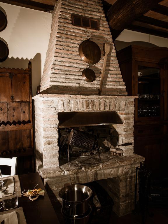 Gasthaus Torre Valbiancara Montebagnolo Exterior foto