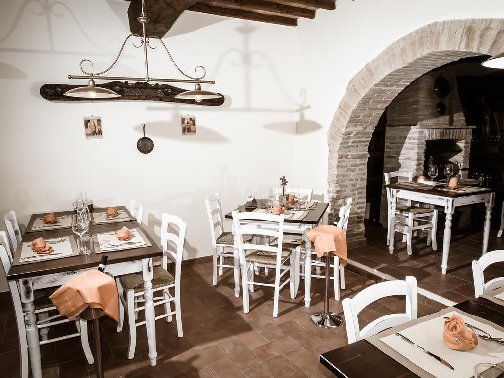 Gasthaus Torre Valbiancara Montebagnolo Exterior foto